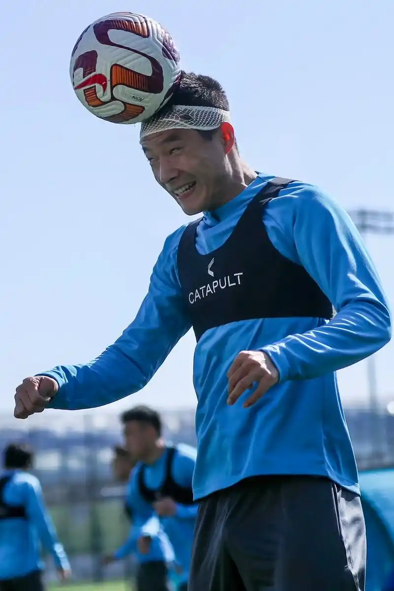 铁血硬汉 吕鹏.#大连人 在今天的训练中,我没想到会出现吕鹏 - 抖音