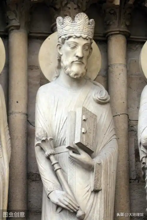 刚与我国建交的所罗门群岛比海南岛还小却跨越东西两个半球