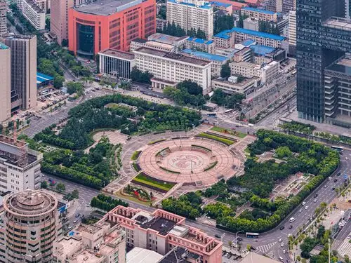 航拍武汉洪山广场