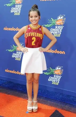 伊莎贝拉·莫奈 isabela moner 图片