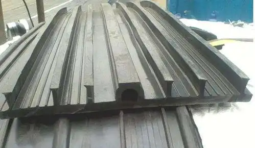 外贴式橡胶止水带的固定方法