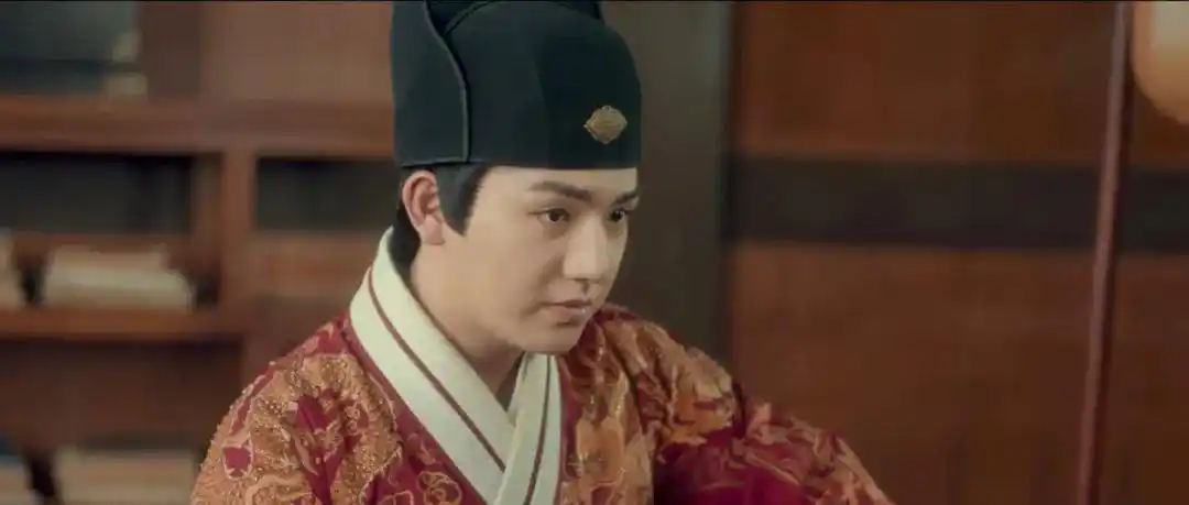 当时还有另外一个太监也深得朱见深的宠信,他就是司礼监掌印太监怀恩