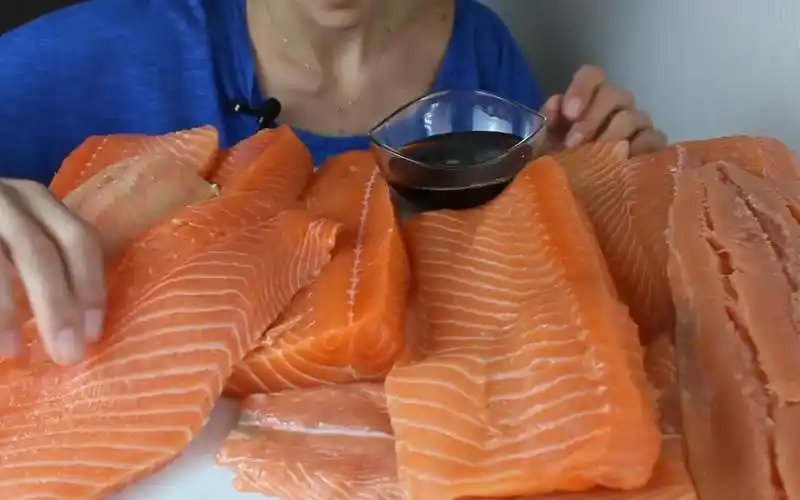 【吃播 kate yup 】挑战5公斤重的生鱼片