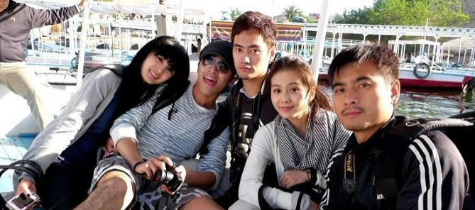 杨幂刘诗诗埃及旧照引感慨:不再亲密 只留回忆