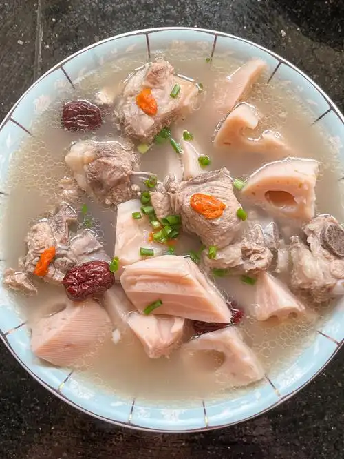 排骨汤一周不重样第366次安排莲藕排骨汤