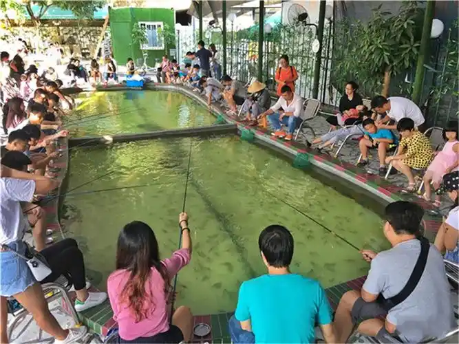 光头佬钓虾场3店6人豪华钓虾烧烤套餐免费抢