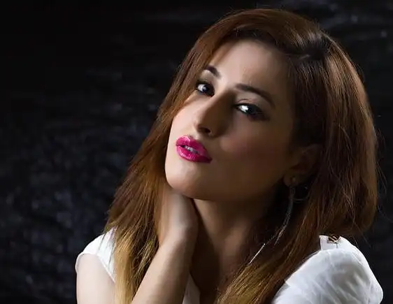 碰上孤独命八字一生姻缘难求注定一人孤独终老