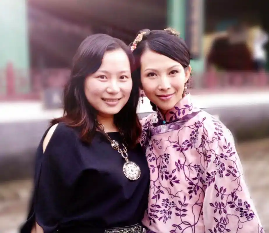 2006年寒假,中文系大三女生吴雪岚沉浸在蔡少芬的演技中,她看"金枝欲