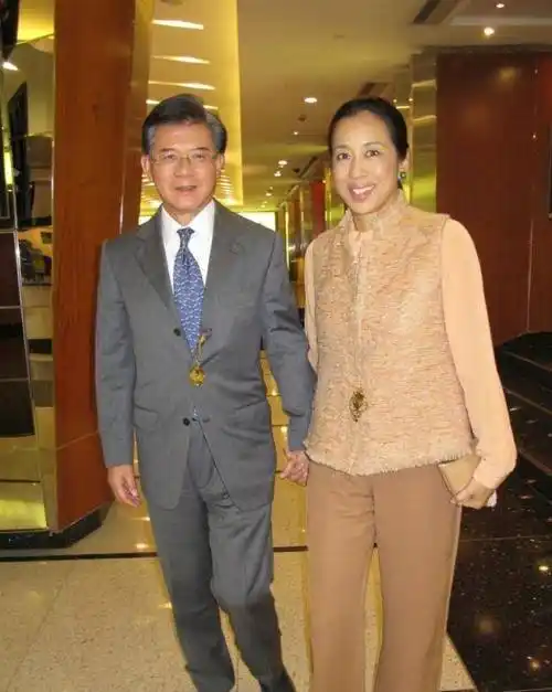 朱玲玲的第二任老公很熟悉!