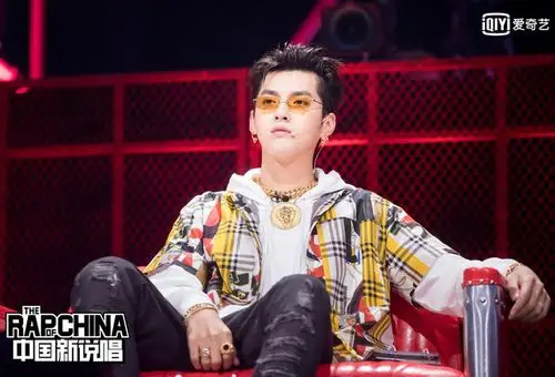 《中国新说唱》rapper争6强献个人主打歌 吴亦凡张震岳下厨