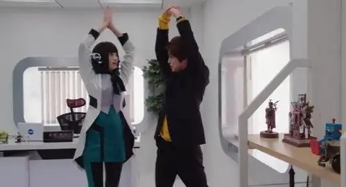 假面骑士01:重演《人型电脑天使心》结局,伊兹萌生恋心嫁给或人