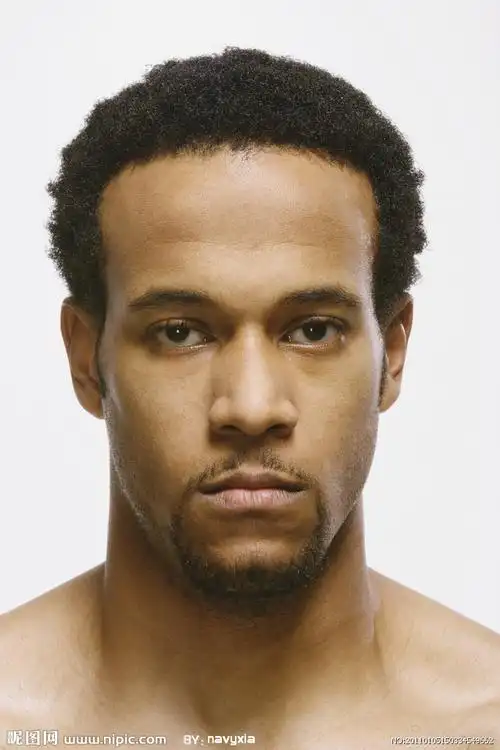 男人脸部表情图片