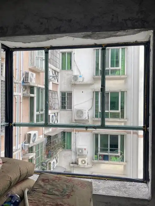 小姐姐安装70平开窗及126三轨推拉窗框#装修  #装修记录  #铝合金门窗