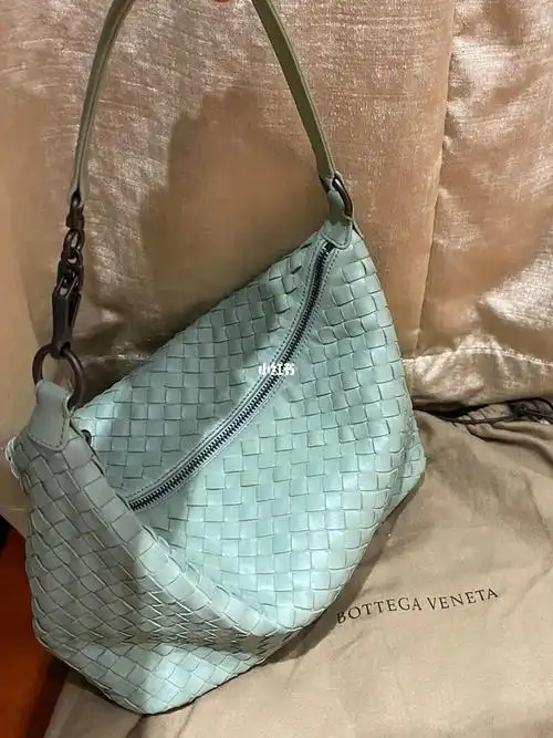 bvbottegavetena遛狗包