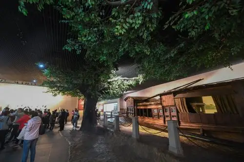 游客参观南湖革命纪念馆(2020年10月28日摄).新华社记者 徐昱 摄