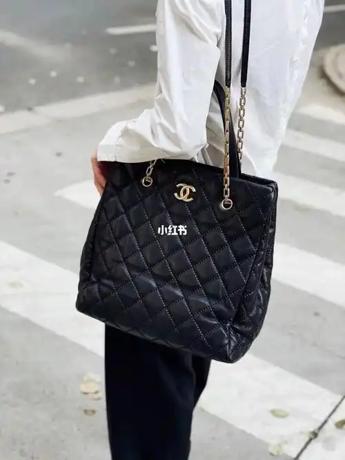 香奈儿菱格单肩包