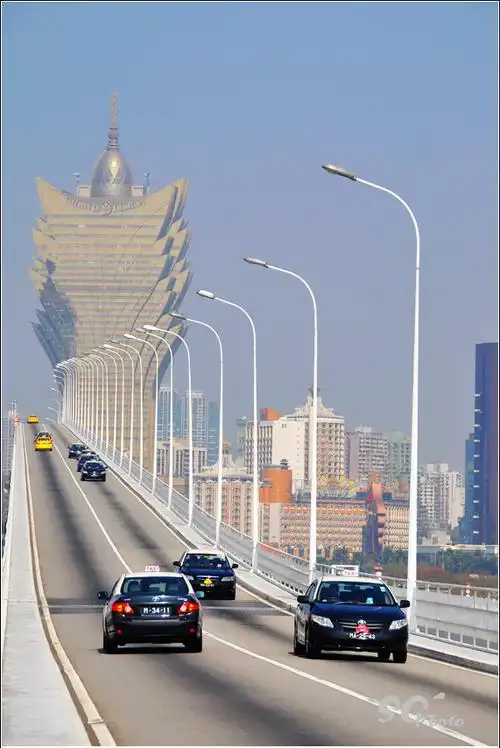 5536 123 128       澳凼大桥是澳门半岛与