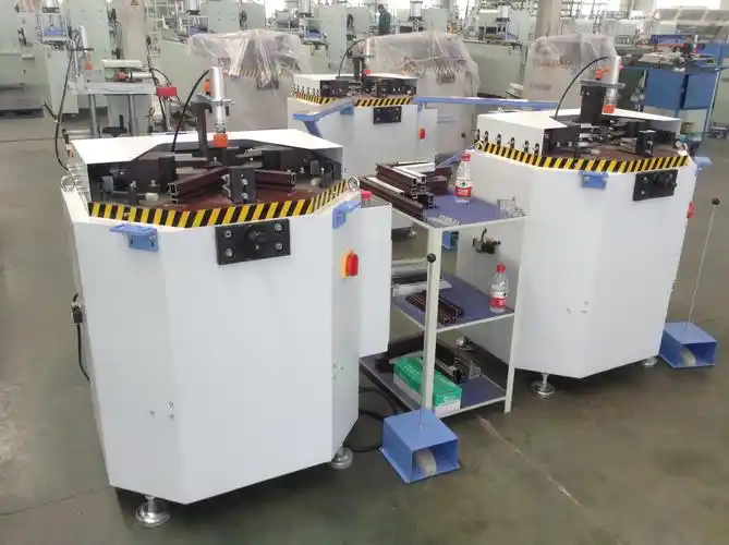 门窗加工设备铝合金门窗单头组角机