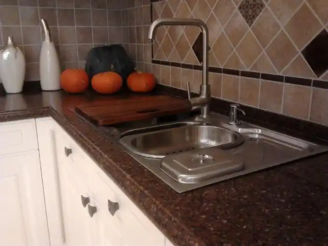 厨房灶台台面旧翻新(厨房大理石灶台台面旧翻新)插图