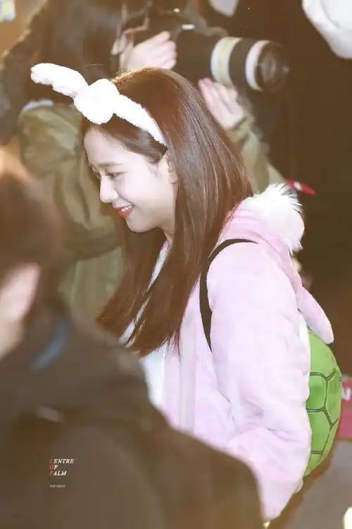 kimjisoo超话#金智秀#  【金金的那年今日】191203 gmp出境 智秀相关