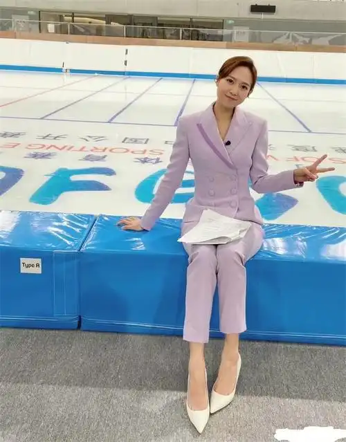 央视林志玲回归!马凡舒面色红润,替代美女同事,继续播世界杯