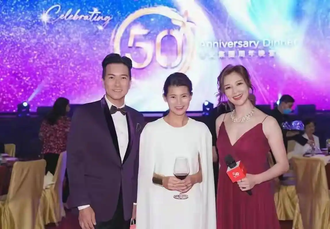 罗宝瑜是一位头脑精明的女人,她在家族产业瑞安地产50周年晚宴上与