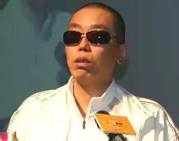 史玉柱算是营销史上的传奇人物,从默默无闻,到做汉卡赚到第一桶金