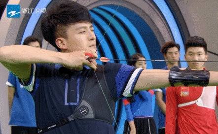 射箭gif打靶gif孙艺洲gif瞄准gif