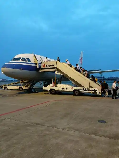 进入机场,登机进藏,第一站林芝.进藏的硬件没有问题_新浪看点