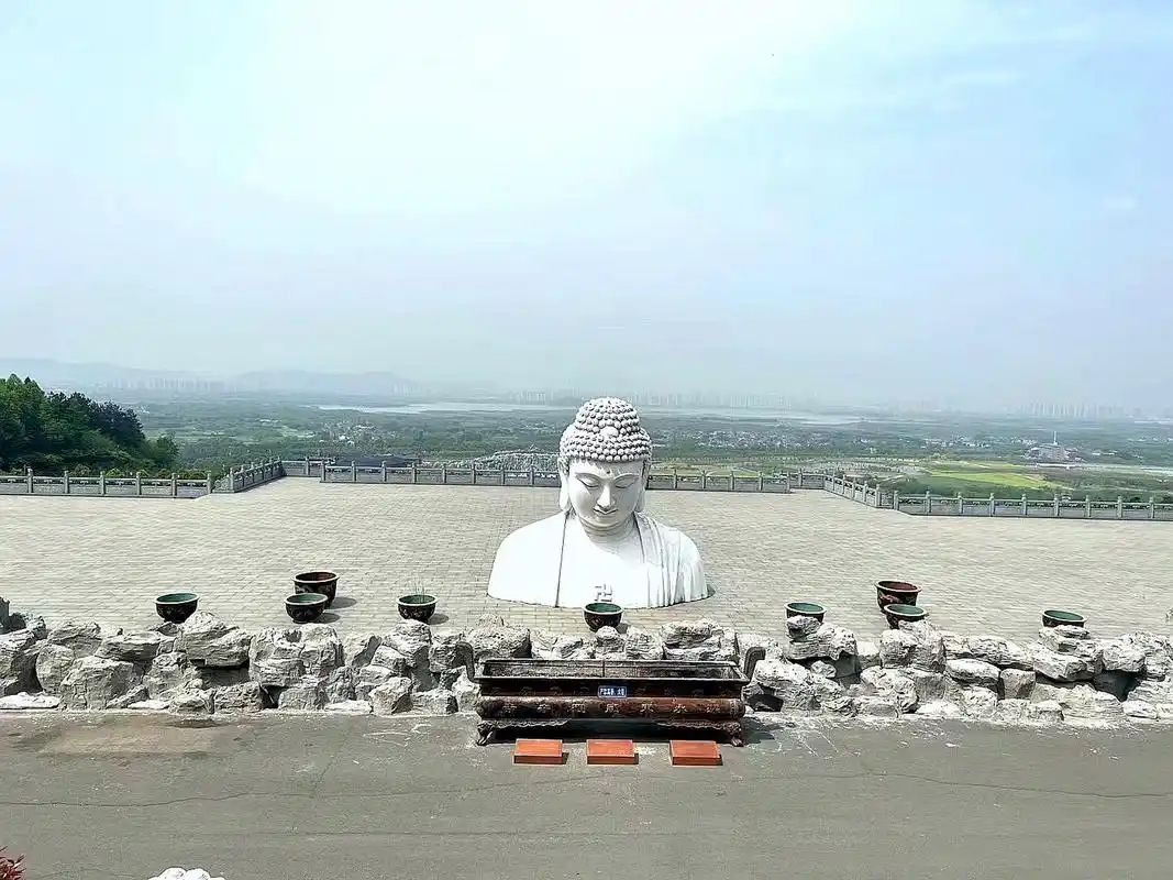 南京东庐观音寺,位于南京市溧水区城东的东庐山风景区,这里钟灵琉秀