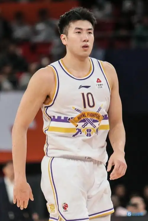 媒体人:邹雨宸就是我心目中北区全明星首发级别的中锋|邹雨宸|中锋