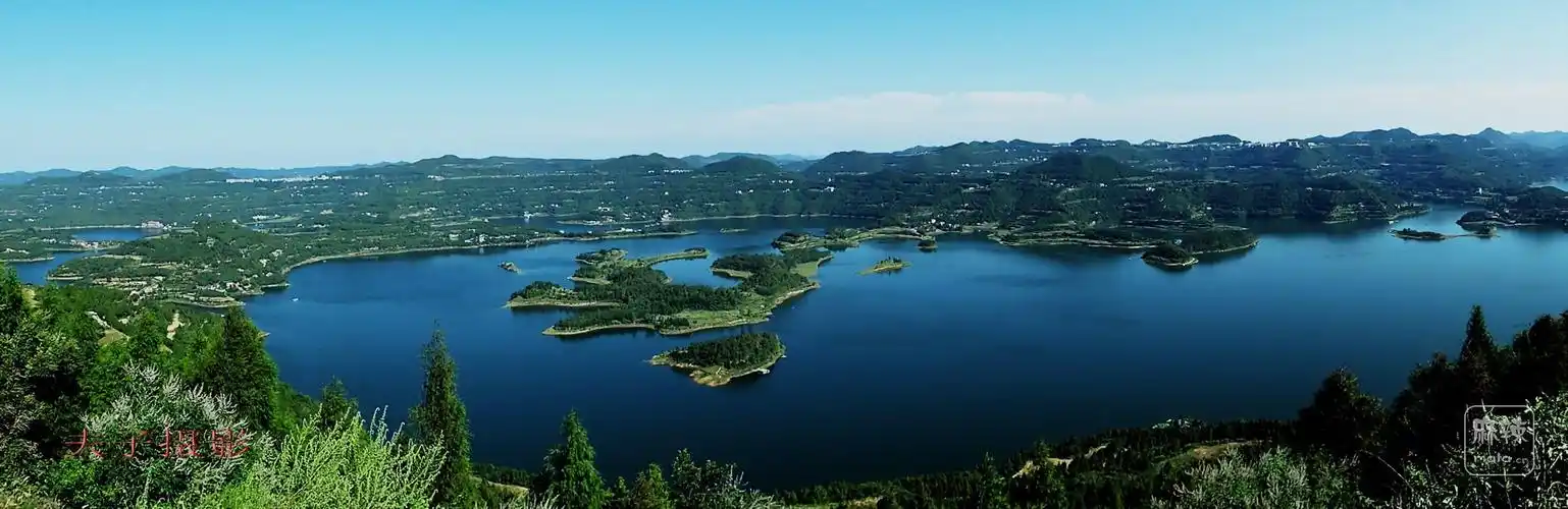 升钟湖凤凰岛风光美