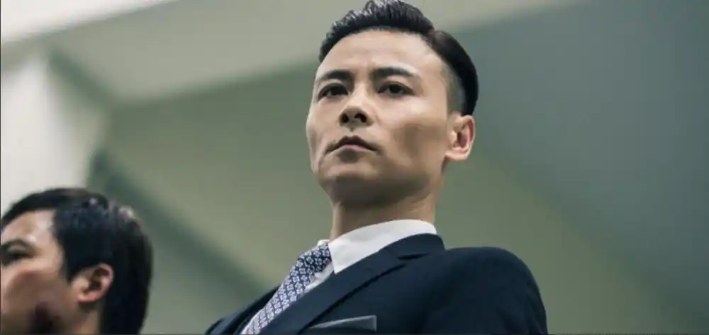 2天狂揽198万票房,《西装暴徒》强势夺冠,张晋被陈国坤截胡了_观众