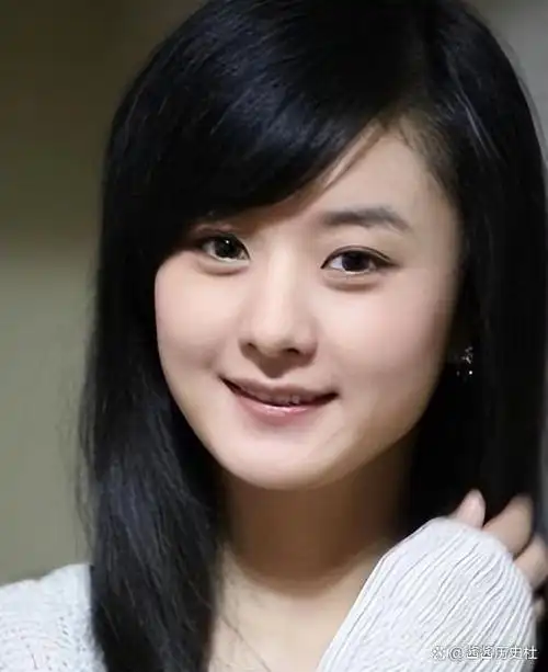 31岁杨紫素颜照引热议脸肿成胖头鱼变化大说话张不开嘴太别扭