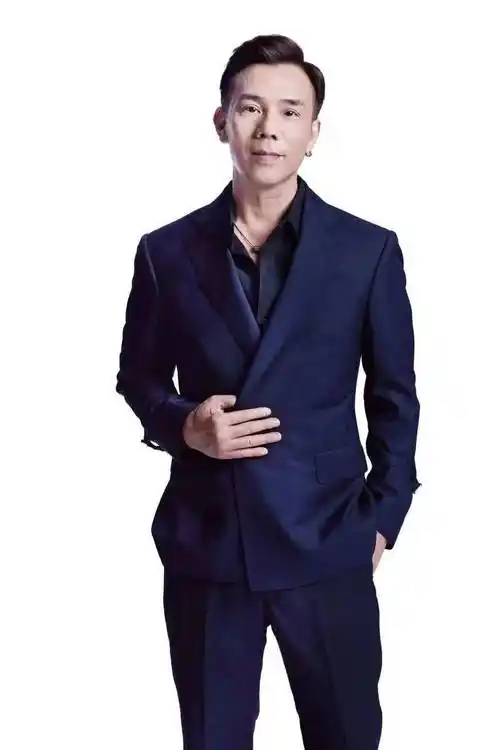 李国祥,香港实力派歌手,横跨两岸三地,叱咤九十年代香港乐坛,曾获得