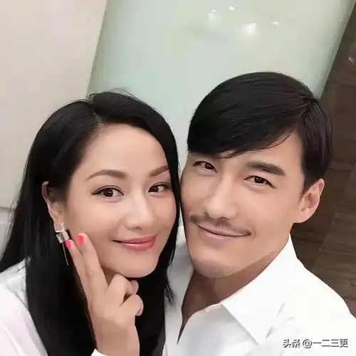 演员胡兵官宣结婚妻子却不敢露脸网友分析圈外人可能性大
