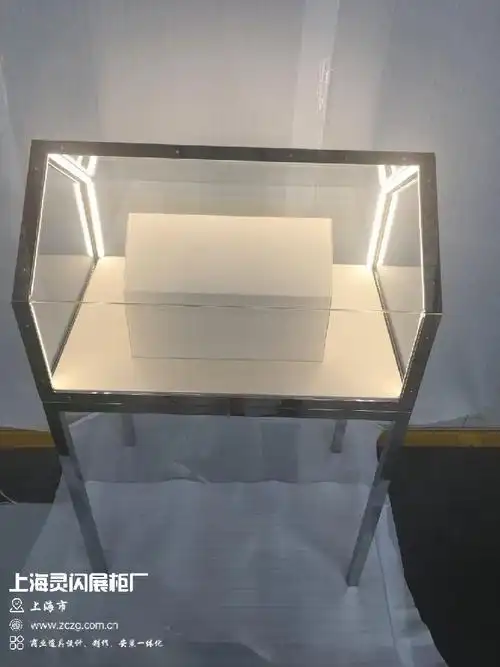 上海灵闪展柜厂-高端展柜设计,烤漆展柜制作,产品展示柜厂家