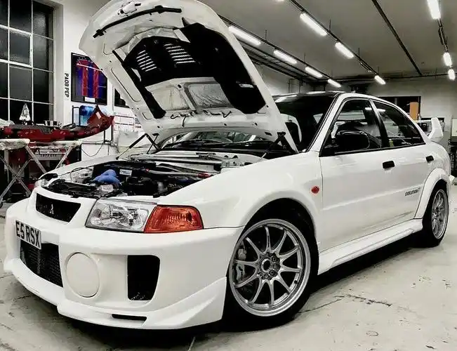 三菱evo5 rs,是那个年代最标准的街车