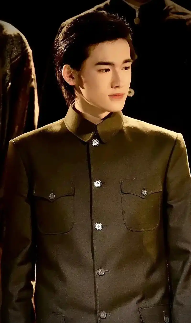 民国 #宋亚轩 "吾辈青年,终将报国" - 抖音