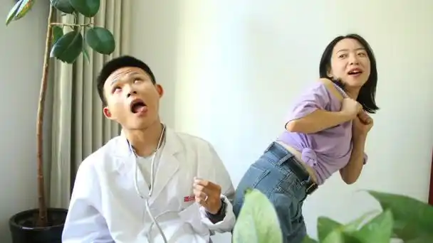 美女放屁不臭医院看病,没想一屁臭晕医生,整个过程太搞笑了