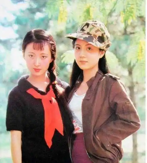 张莉说,陈晓旭长得很特别,没人和她雷同,这些照片是最好的证明_林黛玉