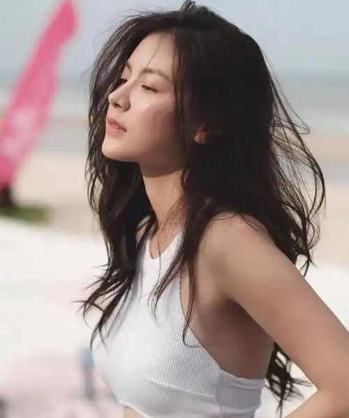 平采娜的泰式私服穿搭,又飒又甜