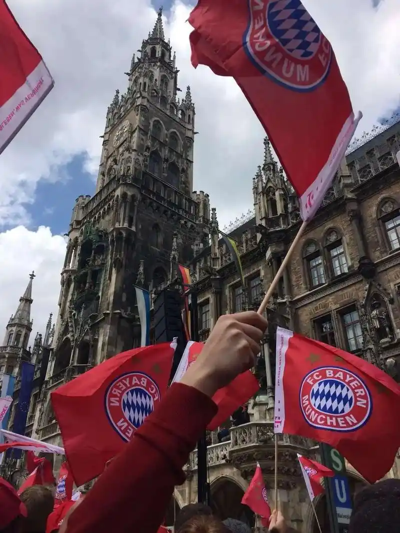 拜神不如拜仁#拜仁慕尼黑 #传奇永不谢幕 #穆勒 - 抖音