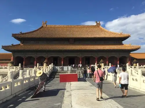 北京故宫是中国明清两代皇家宫殿,旧称紫禁城.