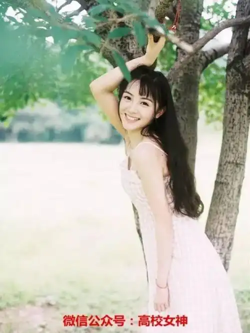 上戏新生女神田曦薇军训照颜值爆表可爱版小赵薇