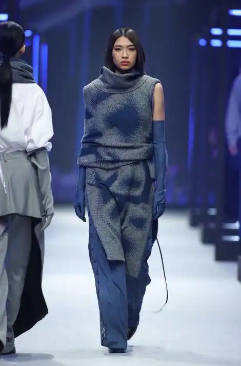 默默耕耘的纺织业者也和服装设计师一样,不断精进改良,让机能面料也能