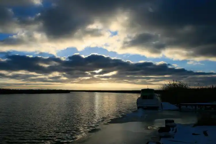 seashoreduringsunset图片