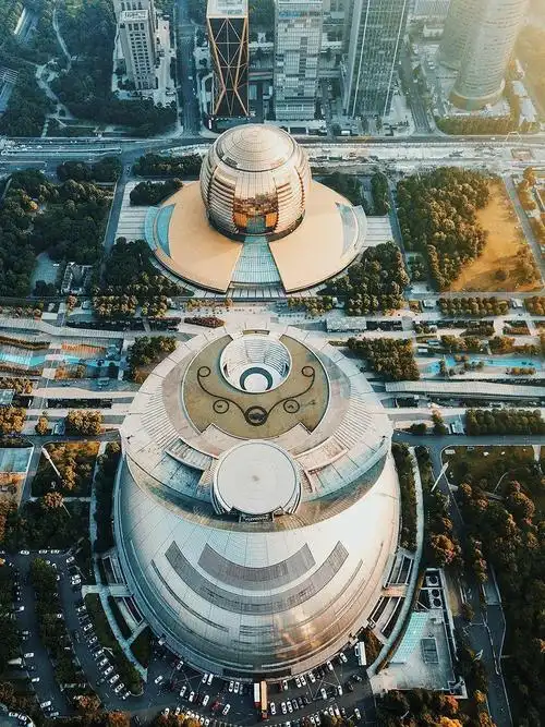 吴宁涛《日月同辉》