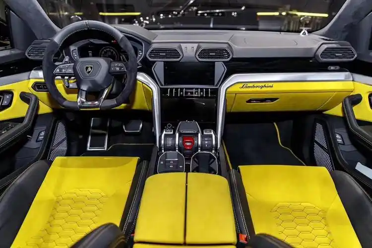 2021款兰博基尼urus 动感十足的suv