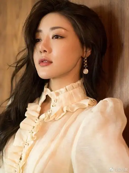 #刘大锤说的冷艳女星是邓家佳#